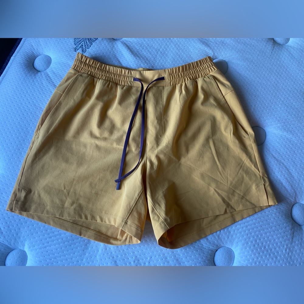 Men’s Medium Lululemon Swim Trunks